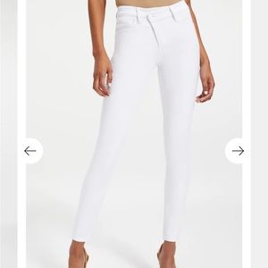 Brand New Good American 🇺🇸 Skinny Fit Power Stretch Jeans. These are SO HOT 🤍